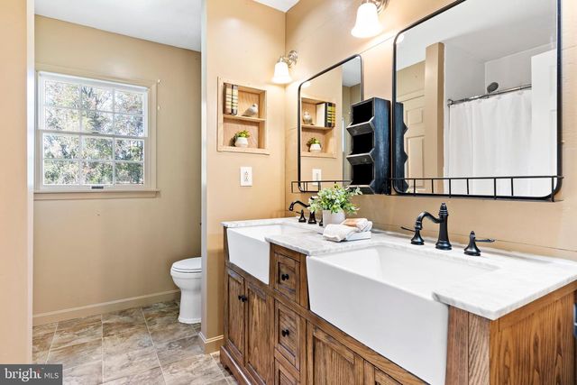 881 ACRI RD, Mechanicsburg, PA 17050