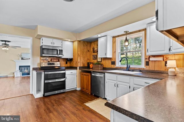 881 ACRI RD, Mechanicsburg, PA 17050