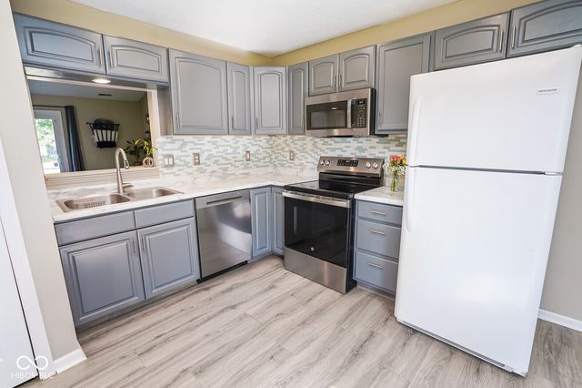504 Cahill Lane, Indianapolis, IN 46214