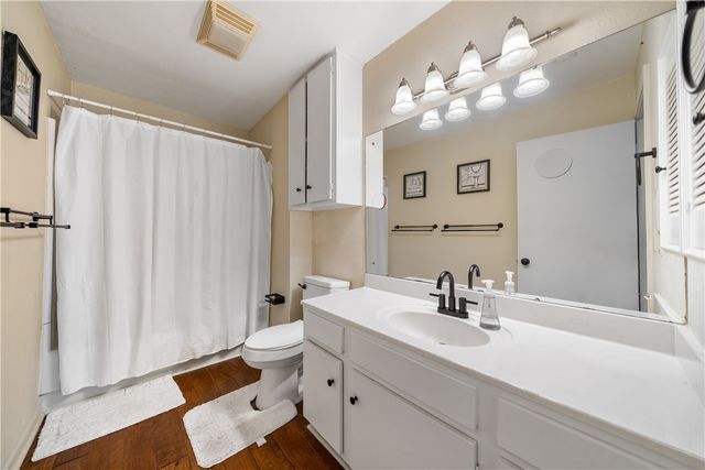 18 Townhouse Lane, Corpus Christi, TX 78412