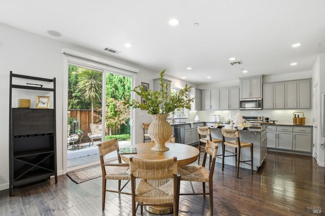 4245 Wine Country Ct, Napa, CA 94558