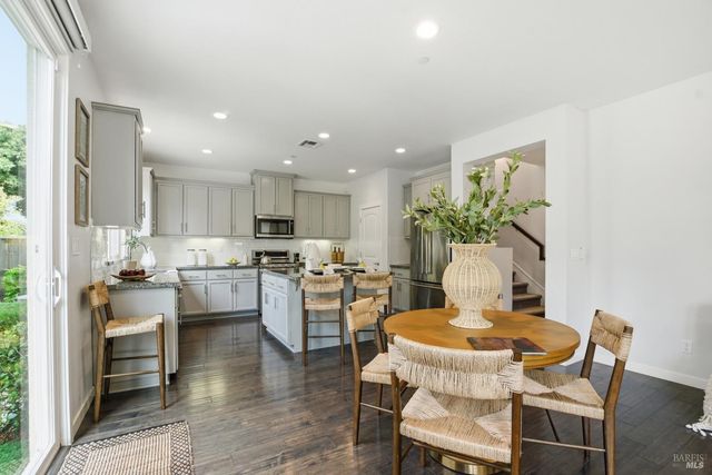 4245 Wine Country Ct, Napa, CA 94558