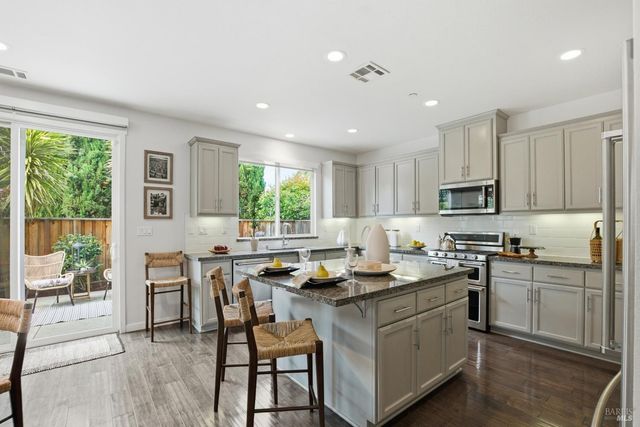 4245 Wine Country Ct, Napa, CA 94558