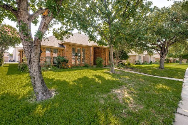 2505 Copper Creek Lane, Carrollton, TX 75006