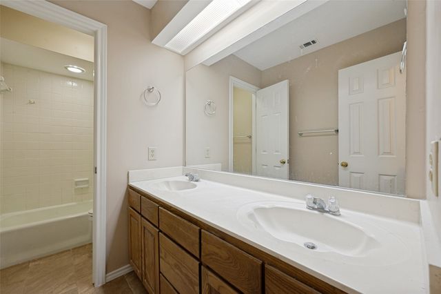 2505 Copper Creek Lane, Carrollton, TX 75006