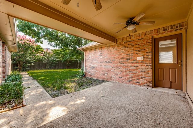 2505 Copper Creek Lane, Carrollton, TX 75006