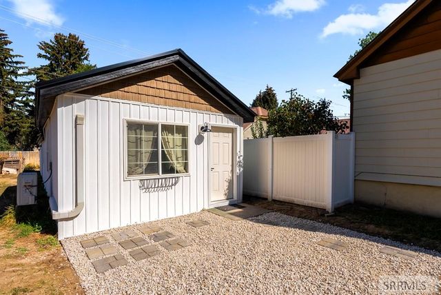 415 8th Street, Idaho Falls, ID 83401