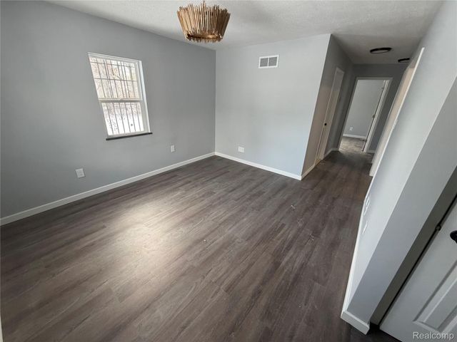 19329 Asbury Park, Detroit, MI 48219