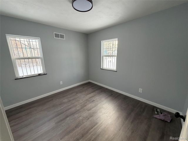 19329 Asbury Park, Detroit, MI 48219