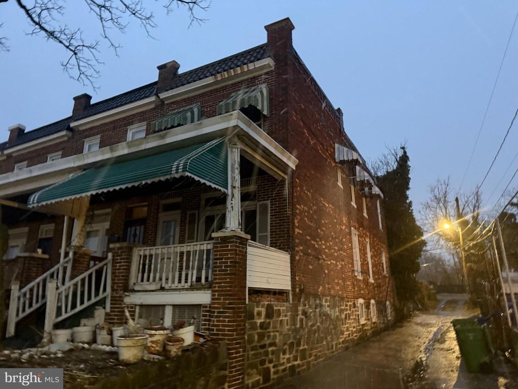 2 BENKERT AVE, Baltimore, MD 21229