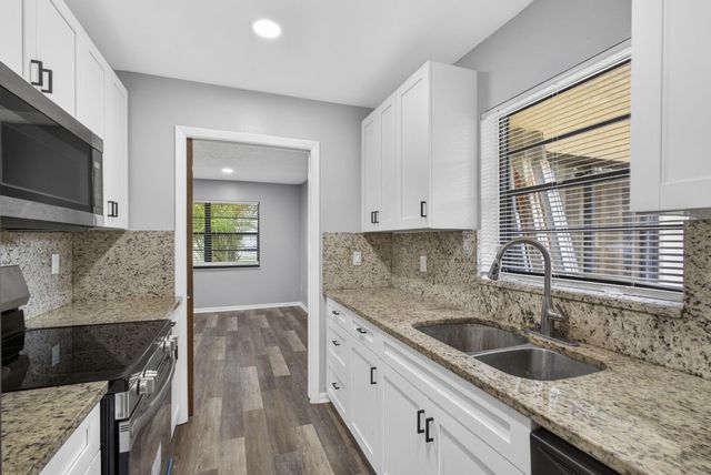 4726 Summit Boulevard, West Palm Beach, FL 33415