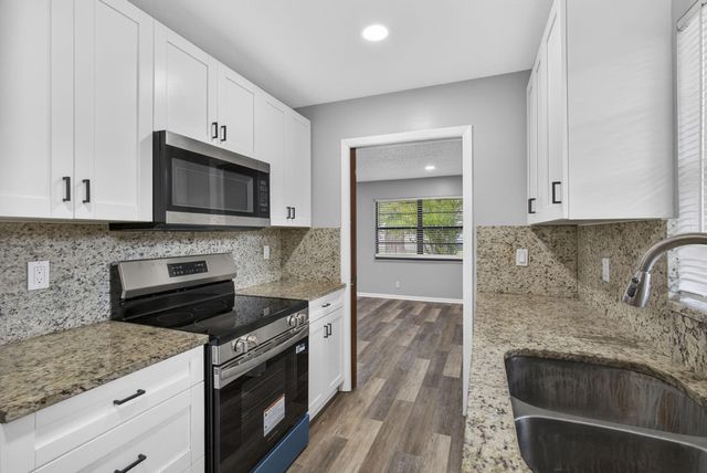 4726 Summit Boulevard, West Palm Beach, FL 33415