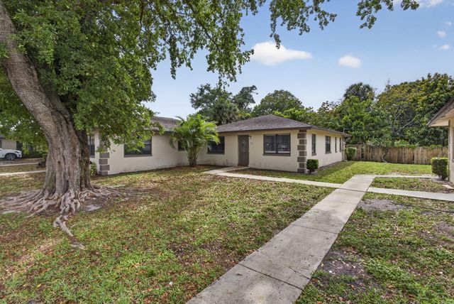 4726 Summit Boulevard, West Palm Beach, FL 33415