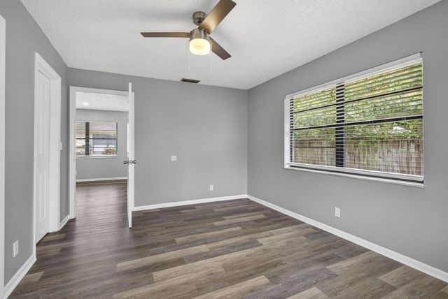 4726 Summit Boulevard, West Palm Beach, FL 33415