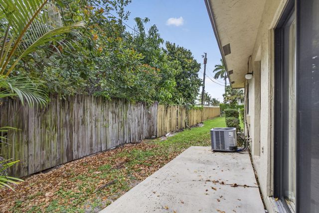 4726 Summit Boulevard, West Palm Beach, FL 33415