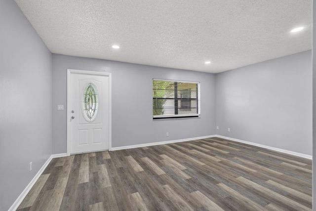 4726 Summit Boulevard, West Palm Beach, FL 33415