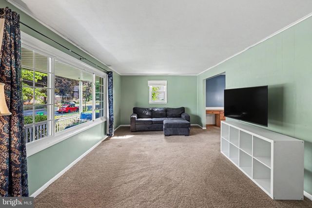 815 FAIRVIEW RD, Carlisle, PA 17013
