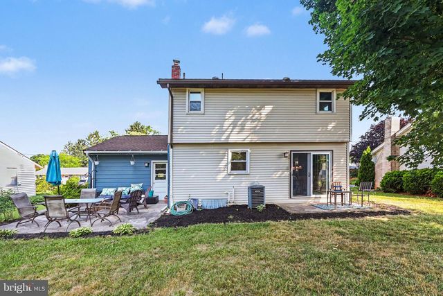 815 FAIRVIEW RD, Carlisle, PA 17013