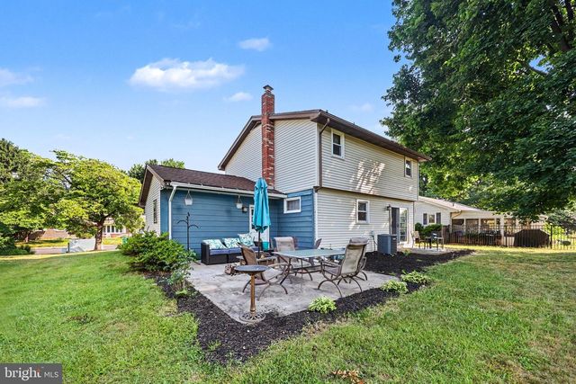 815 FAIRVIEW RD, Carlisle, PA 17013