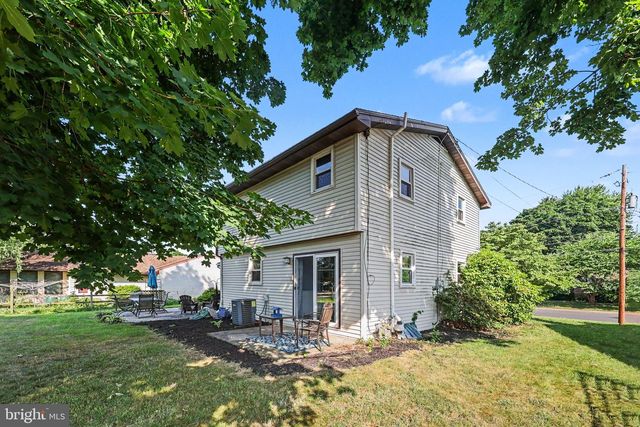815 FAIRVIEW RD, Carlisle, PA 17013