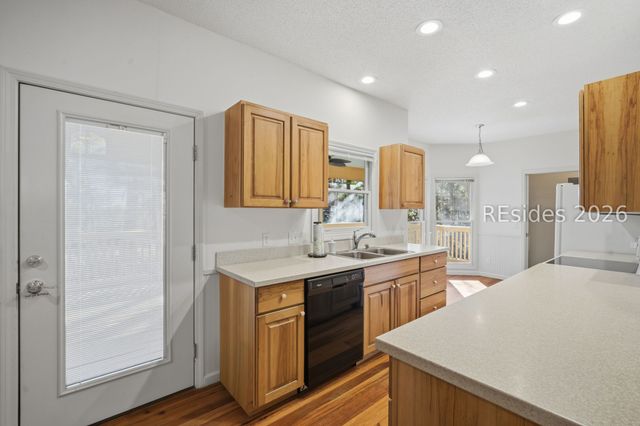 582 Broad River Rd, Ridgeland, SC 29936