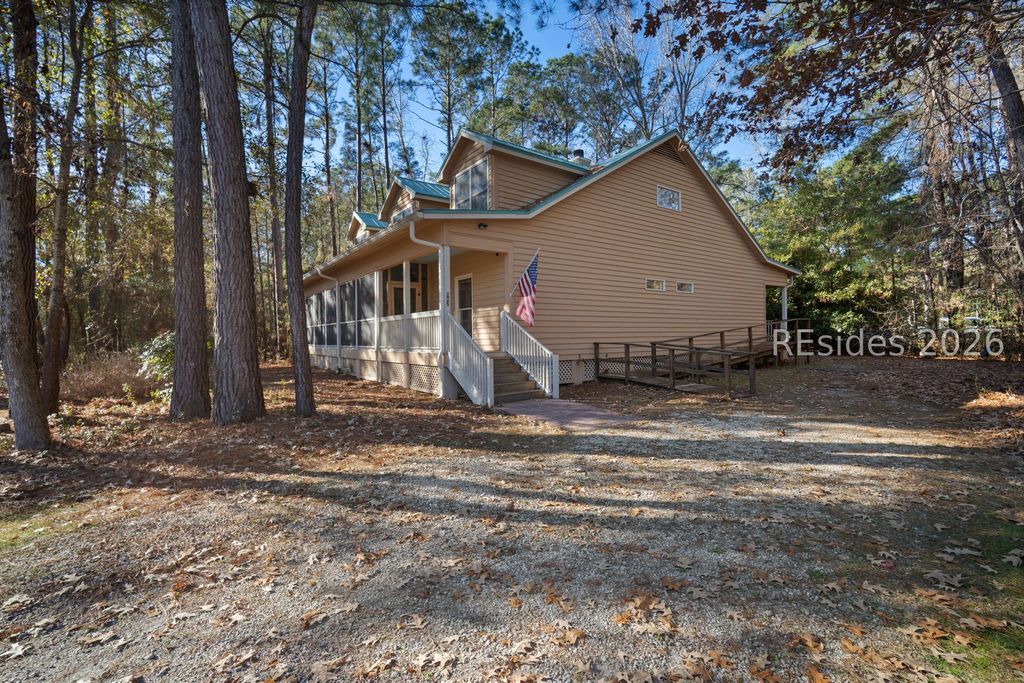582 Broad River Rd, Ridgeland, SC 29936