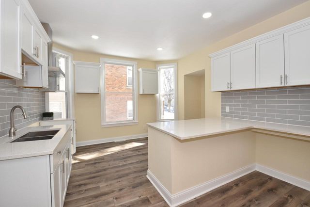 3002 W Kilbourn AVENUE, Milwaukee, WI 53208