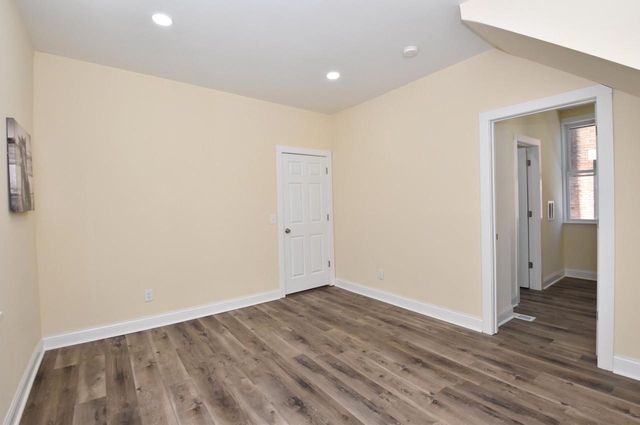 3002 W Kilbourn AVENUE, Milwaukee, WI 53208