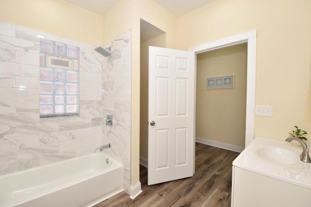 3002 W Kilbourn AVENUE, Milwaukee, WI 53208