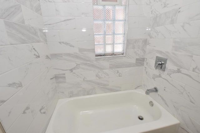 3002 W Kilbourn AVENUE, Milwaukee, WI 53208