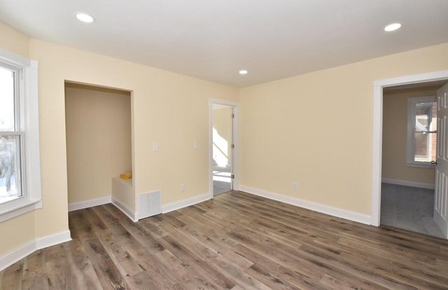 3002 W Kilbourn AVENUE, Milwaukee, WI 53208