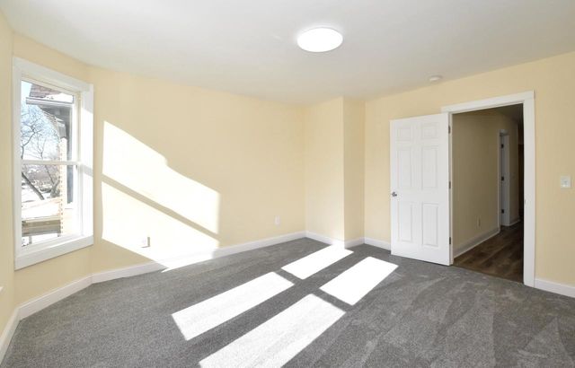 3002 W Kilbourn AVENUE, Milwaukee, WI 53208