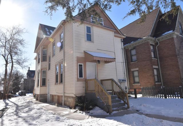 3002 W Kilbourn AVENUE, Milwaukee, WI 53208