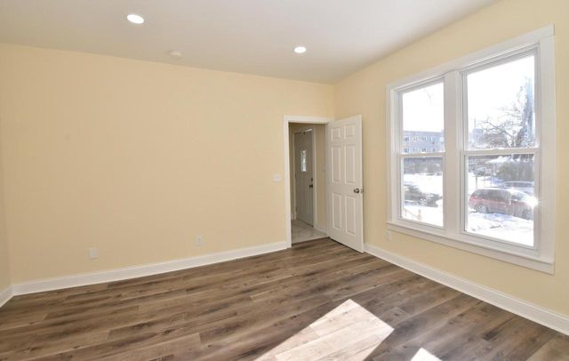 3002 W Kilbourn AVENUE, Milwaukee, WI 53208