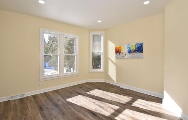 3002 W Kilbourn AVENUE, Milwaukee, WI 53208