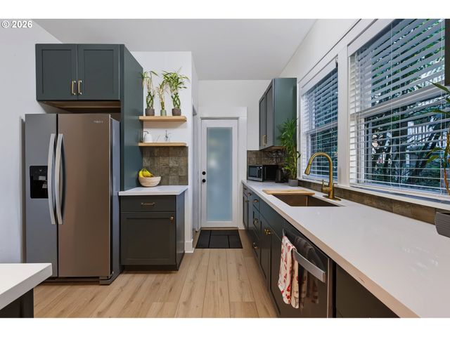 716 N ALBERTA St, Portland, OR 97217