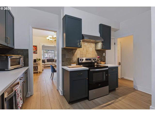 716 N ALBERTA St, Portland, OR 97217
