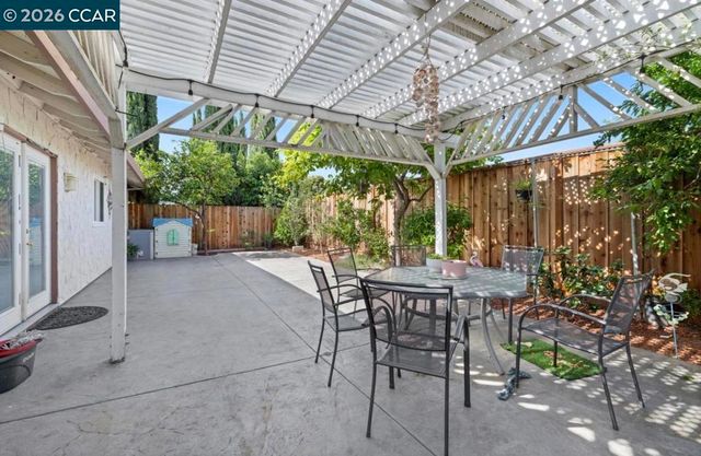 2024 Galway Dr, Pittsburg, CA 94565