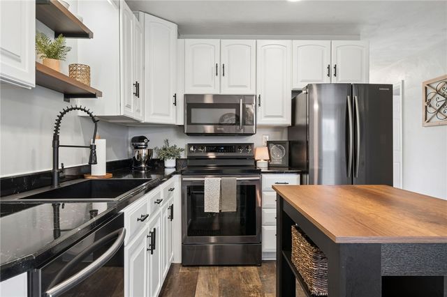 101 Caitlin Ct, Hunker, PA 15639