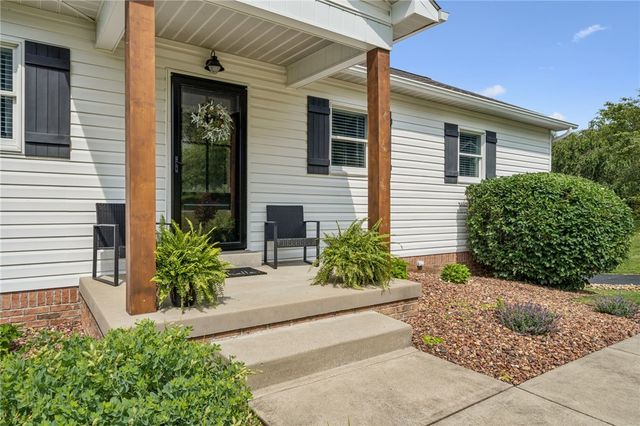 101 Caitlin Ct, Hunker, PA 15639