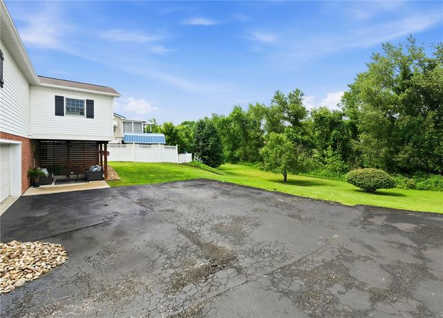 101 Caitlin Ct, Hunker, PA 15639