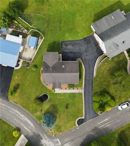 101 Caitlin Ct, Hunker, PA 15639