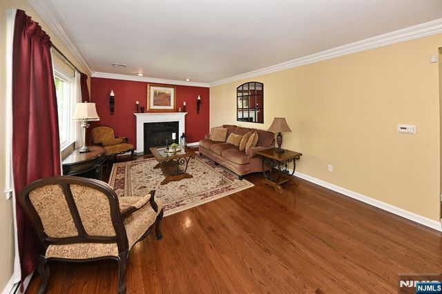 409 Walnut Street, Twp Of Washington, NJ 07676