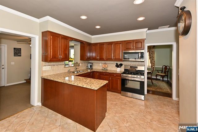 409 Walnut Street, Twp Of Washington, NJ 07676