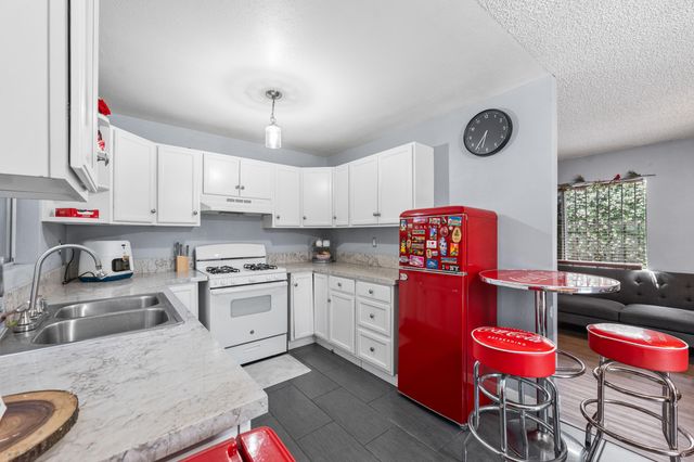 11477 Amboy Avenue, San Fernando, CA 91340