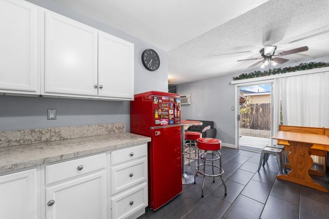 11477 Amboy Avenue, San Fernando, CA 91340