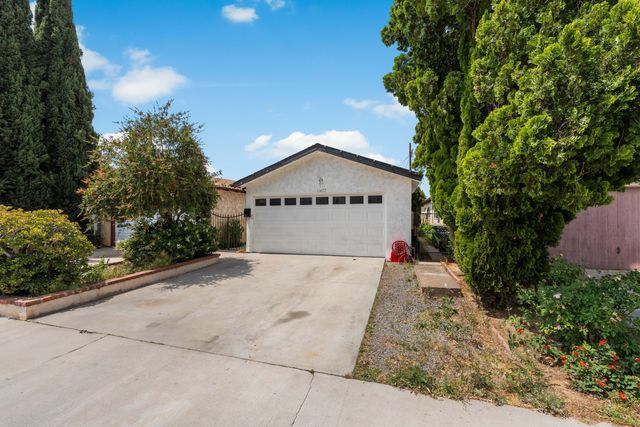 11477 Amboy Avenue, San Fernando, CA 91340