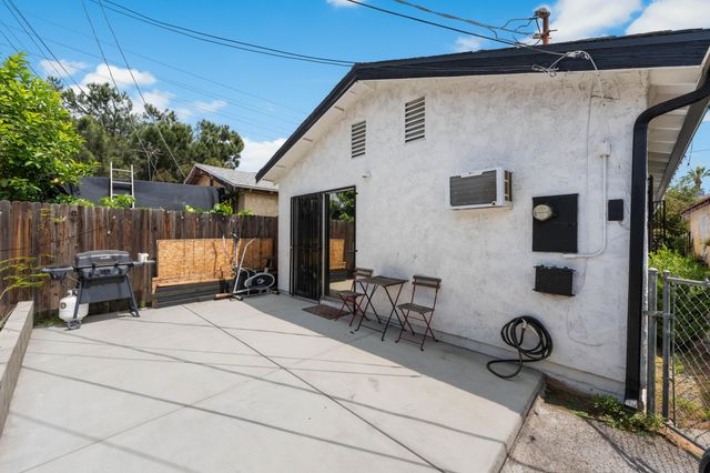 11477 Amboy Avenue, San Fernando, CA 91340