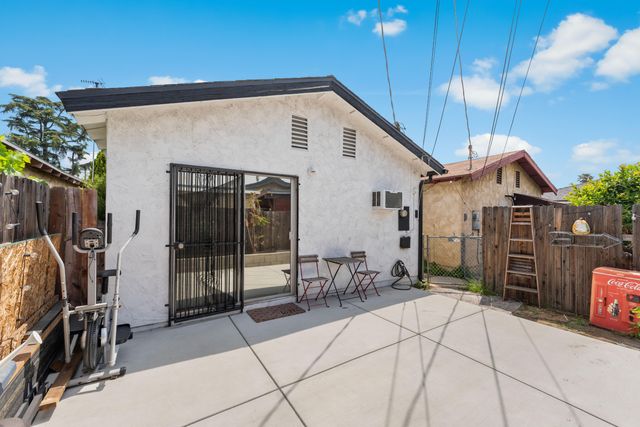 11477 Amboy Avenue, San Fernando, CA 91340