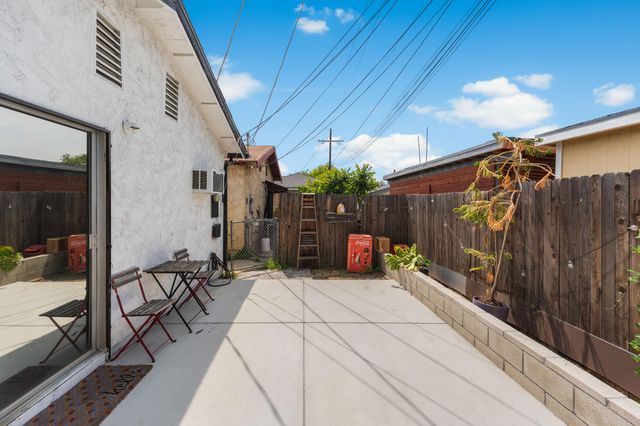 11477 Amboy Avenue, San Fernando, CA 91340